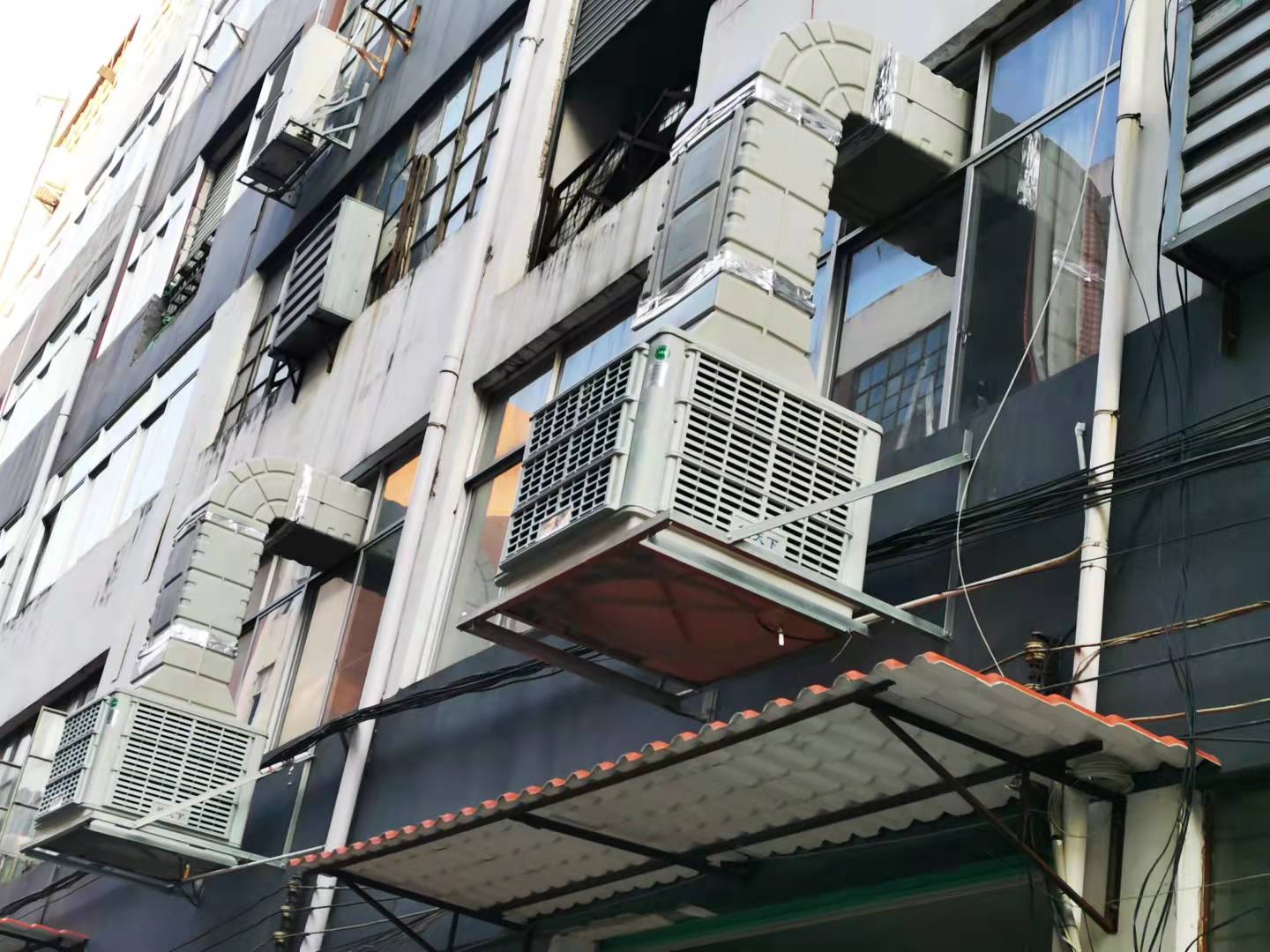 環(huán)保空調(diào)掛機安裝實拍