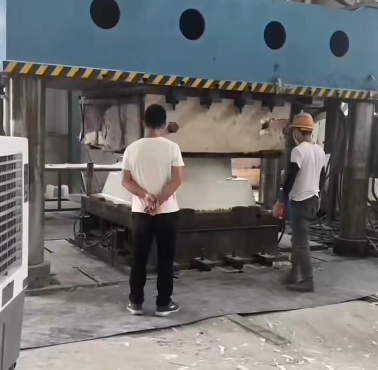 玻璃鋼風(fēng)機(jī)外殼鑄造